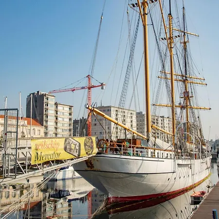 By Sea With Marina Views * أوستيند